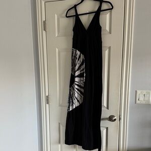 Romeo & Juliet Couture Black and White Maxi Dress